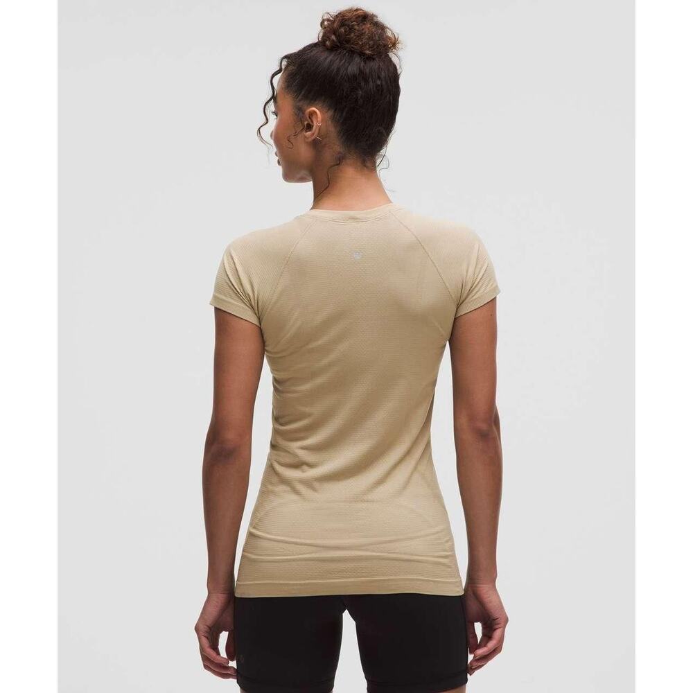 NWT Lululemon Swiftly Tech Short-Sleeve Shirt 2.0 *Hip Length MSRP $68 - Size 2 - Picture 2 of 5